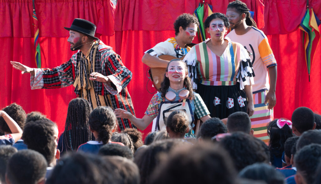 Trupe Sons do Brasil – Escola Municipal Marília de Dirceu | Ouro Preto