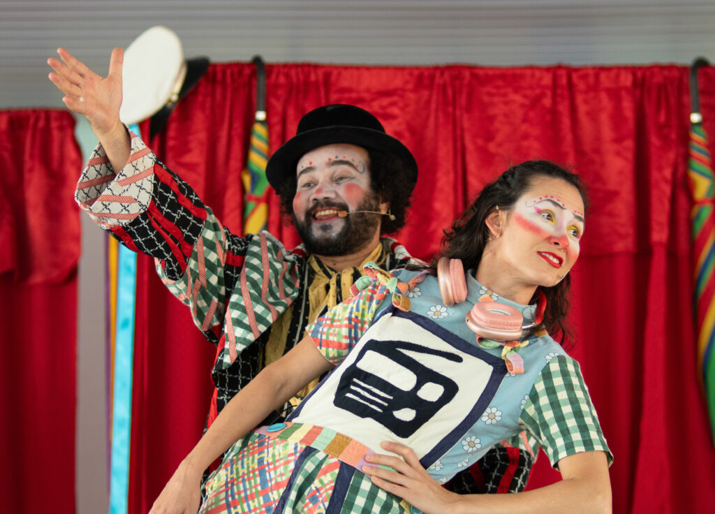 Trupe Sons do Brasil – Escola Estadual Engenheiro Oscar Weinshenk | Congonhas