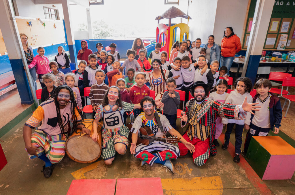 Trupe Sons do Brasil – Escola Municipal Celina do Mota | Ouro Preto