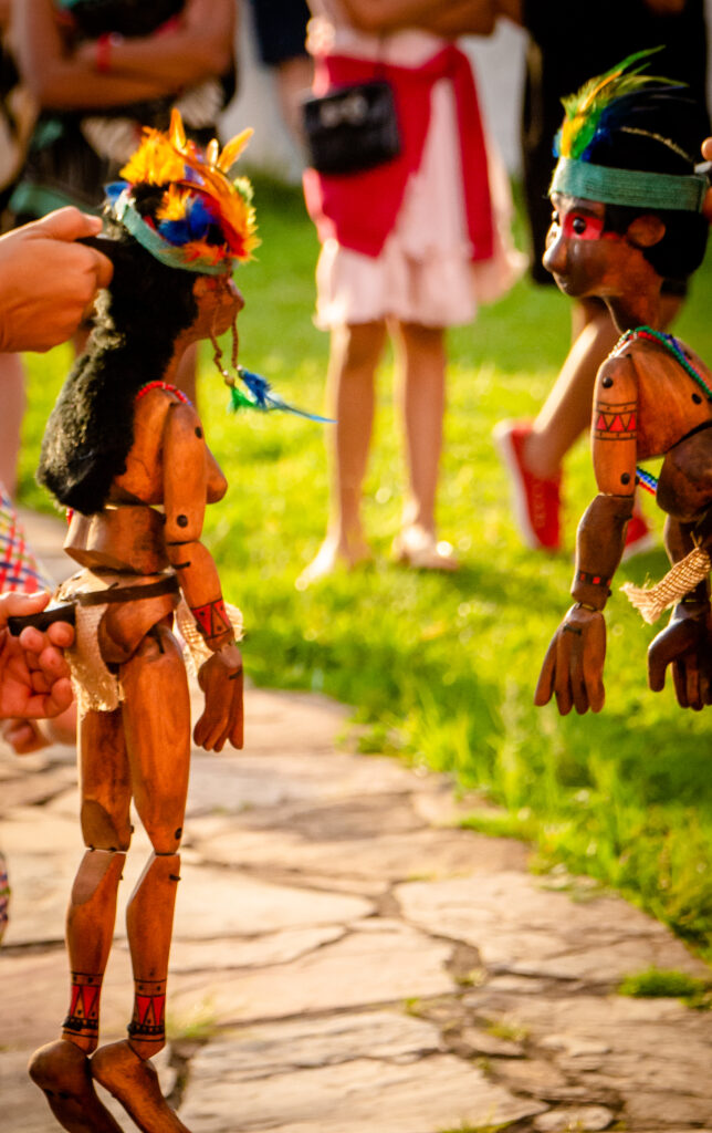 Trupe Sons do Brasil – Adro da Matriz | Lavras Novas